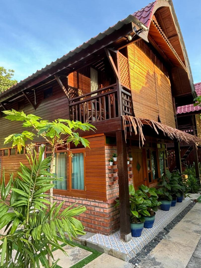 Golden Chenang Village Pantai Cenang  Εξωτερικό φωτογραφία